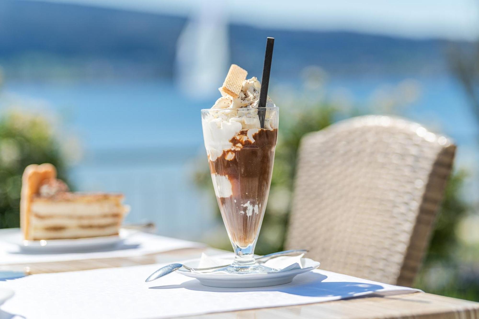 Strandhotel Loechnerhaus Reichenau Luaran gambar