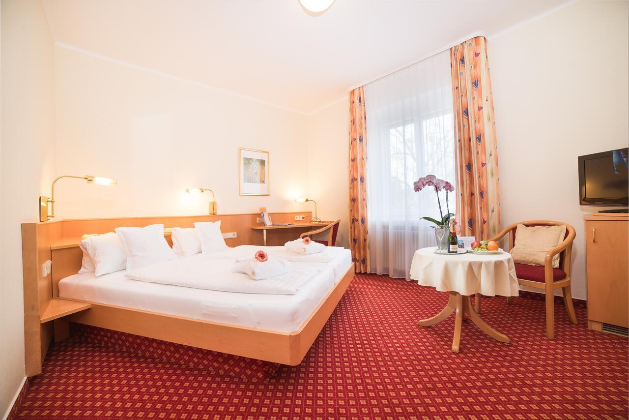 Strandhotel Loechnerhaus Reichenau Luaran gambar